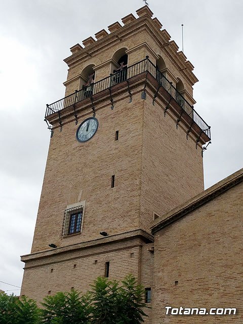 Se guarda un minuto de silencio a las puertas del Ayuntamiento por las víctimas del atentado terrorista de Niza, Foto 4