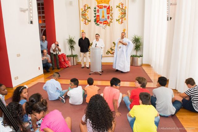 Trece niños saharauis pasarán el verano con familias cartageneras - 1, Foto 1