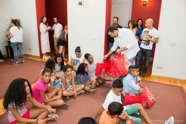 Trece niños saharauis pasarán el verano con familias cartageneras - 5, Foto 5