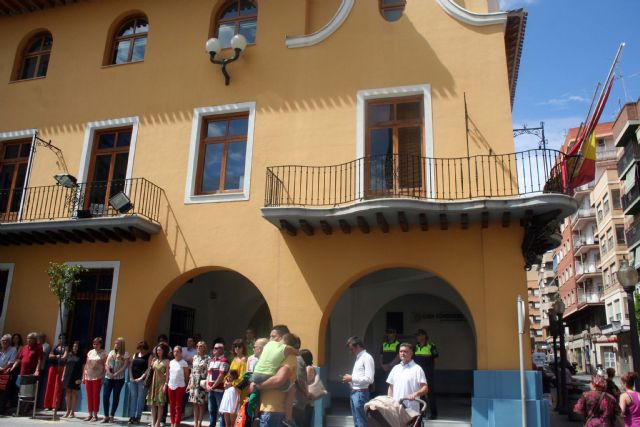 Alcantarilla mostró su condolencia y condena como muestra de dolor y condena de la masacre criminal que se perpetró en la noche de ayer en la ciudad francesa de Niza - 2, Foto 2