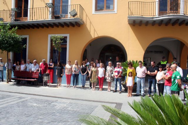 Alcantarilla mostró su condolencia y condena como muestra de dolor y condena de la masacre criminal que se perpetró en la noche de ayer en la ciudad francesa de Niza - 3, Foto 3