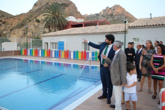López Miras inaugura la piscina municipal de Ojós - 1, Foto 1