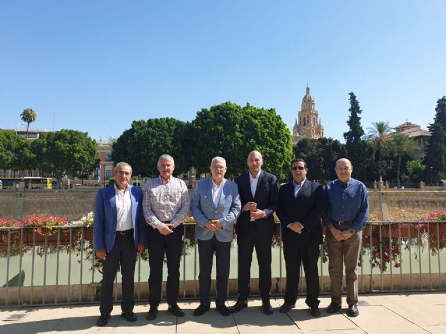 Turismo se reúne con el Cabildo de Cofradías para encarar la promoción turística de la Semana Santa de Murcia a nivel nacional e internacional - 1, Foto 1