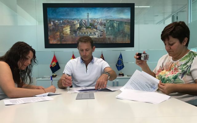 El Ayuntamiento de Torre Pacheco firma un convenio de colaboración con la Asociación Festera Comisión de Fiestas de El Jimenado - 3, Foto 3