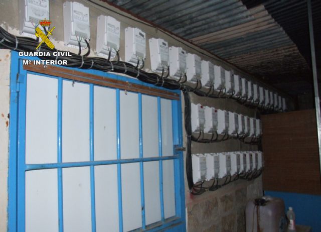 La Guardia Civil desmantela una activa y peligrosa organización criminal dedicada al tráfico de drogas y al vuelco a otros traficantes de drogas, Foto 6