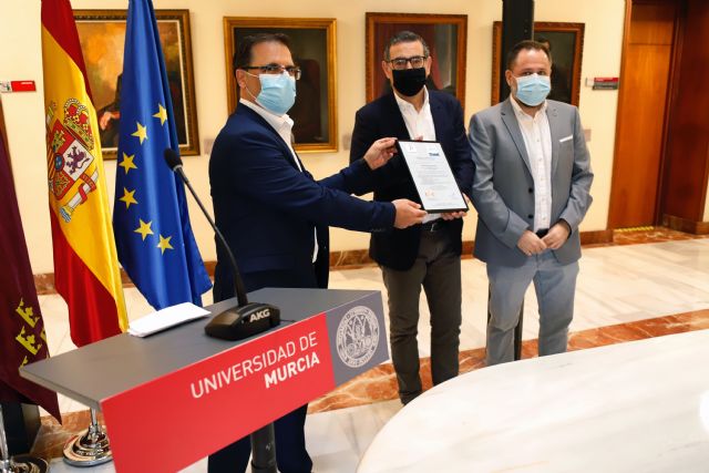 La UMU recibe el sello que certifica sus buenas prácticas en administración electrónica conformes al Esquema Nacional de Seguridad - 1, Foto 1