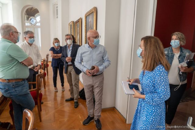 Vecinos, Ayuntamiento y Salud acuerdan mejorar la información a los usuarios de área sobre la atención médica en la ´nueva normalidad´ - 1, Foto 1