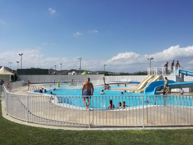 Las piscinas municipales de verano de Puerto Lumbreras registran más de 5.000 entradas en su primer mes de apertura - 2, Foto 2