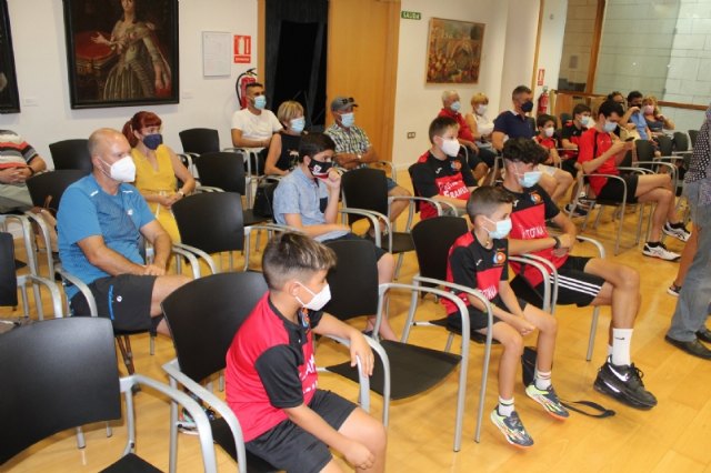 El Ayuntamiento realiza una recepción institucional al equipo Framusa Totana Tenis de Mesa por su éxito en los Campeonatos de España de Veteranos, celebrados en Antequera (Málaga), Foto 7