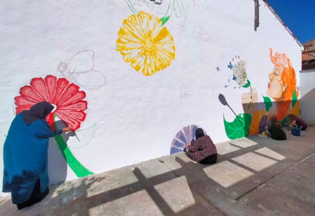 El CAVI de Las Torres de Cotillas se pone guapo gracias al talento de sus usuarias - 1, Foto 1