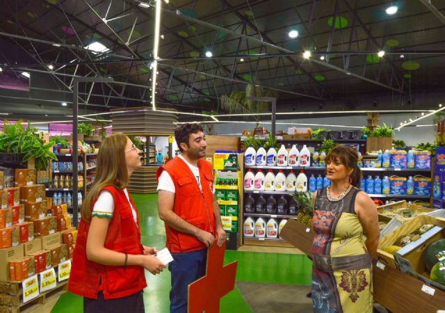 Colaboración solidaria de Famyco Urban Market con Cruz Roja para impulsar el Sorteo del Oro - 2, Foto 2