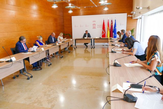 Estudiantes de la UMU compartirán alojamiento gratuito con personas mayores y adultos con discapacidad - 1, Foto 1