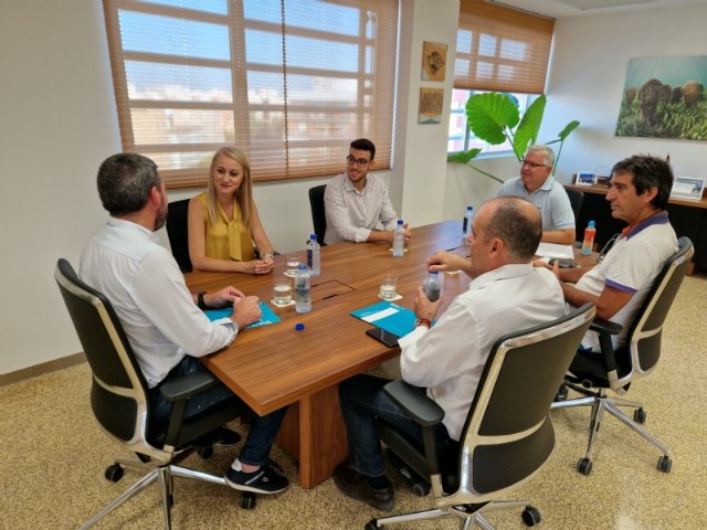 La alcaldesa de Alhama traslada al consejero de Medio Ambiente la necesidad de rehabilitar el antiguo sanatorio de Sierra Espua, Foto 2