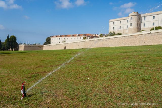 Ultiman los trabajos de jardinería para abrir esta semana el parque de la Cuesta del Batel - 1, Foto 1