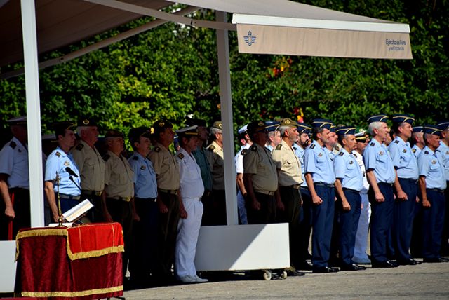 Sevilla El coronel Luis Alberto Parallé Lorente toma posesión como nuevo jefe en Tablada en Sevilla - 1, Foto 1