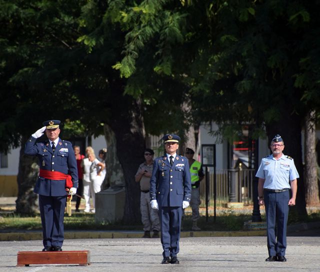 Sevilla El coronel Luis Alberto Parallé Lorente toma posesión como nuevo jefe en Tablada en Sevilla - 2, Foto 2