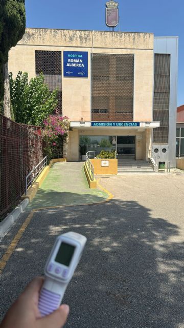 Satse exige soluciones ante el calor extremo que sufren profesionales y pacientes en el hospital Román Alberca - 1, Foto 1