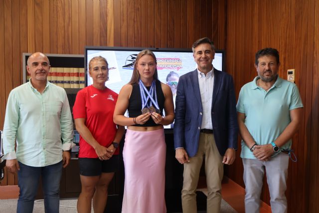 La palista Viktoriia Yarchevska recibida en el Ayuntamiento tras su triple podio en el europeo de República Checa - 2, Foto 2