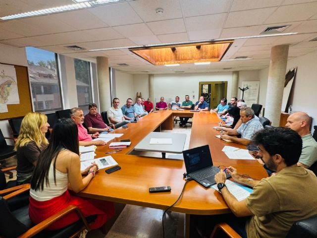 El Ayuntamiento presenta al sector agropecuario la modificación del PGMO para facilitar la modernización de las explotaciones agrícolas y mejorar la gestión del agua - 3, Foto 3