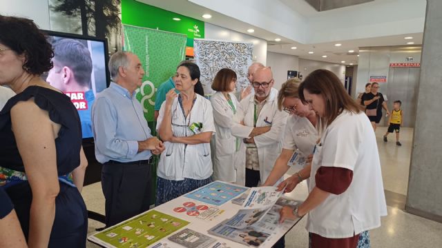 Salud lleva a todos los hospitales la campa&ntilde;a que recuerda la prohibición de fumar - 2, Foto 2