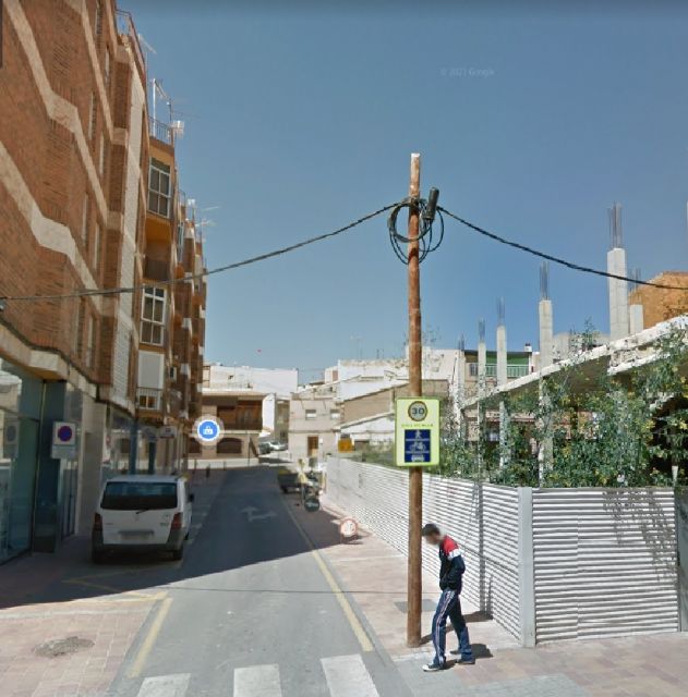 Los requerimientos del Ayuntamiento de Lorca consiguen la retirada de cinco postes de telefonía en el barrio de San José y Las Alamedas - 3, Foto 3