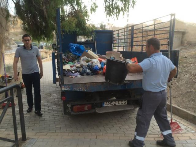 Realizan una limpieza integral de la zona del Arco de las Ollerías y Jardín de la Fuente de San Pedro, Foto 7