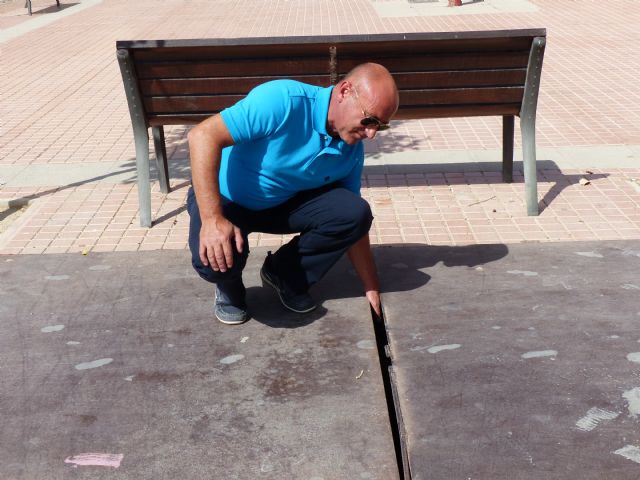 IU-V: Ocho años esperando que Iberdrola tape una zanja de 25 metros en el barrio de San Cristóbal - 1, Foto 1
