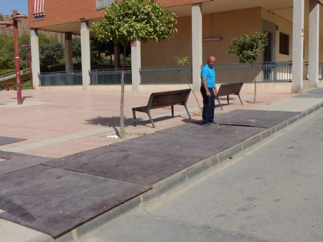 IU-V: Ocho años esperando que Iberdrola tape una zanja de 25 metros en el barrio de San Cristóbal - 2, Foto 2