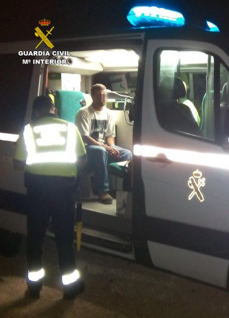 La Guardia Civil detiene al conductor de un camin articulado de gran tonelaje que cuadruplicaba la tasa de alcoholemia permitida, Foto 2