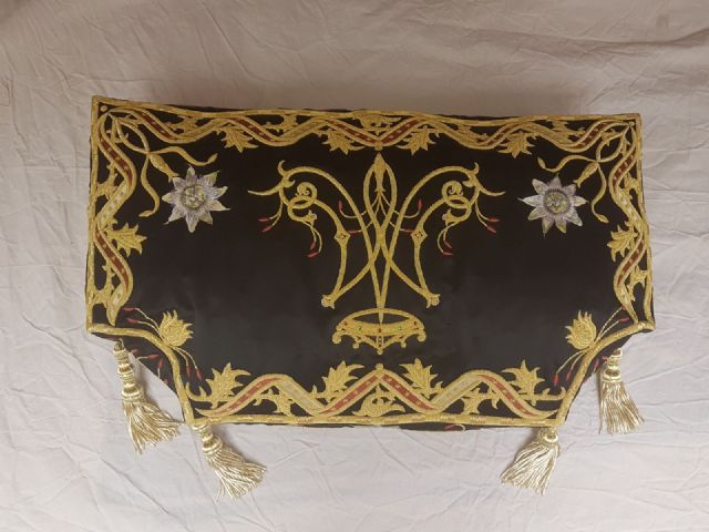 La Stma. Virgen de los Dolores aumenta su ajuar con un nuevo cojín - 1, Foto 1