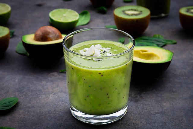 Razones por las que el aguacate ayuda a mantener bien el sistema inmunológico comiendo sano y con una vida activa - 1, Foto 1