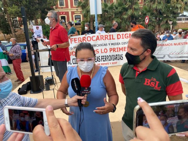 Reverte lamenta que Moreno solo defienda la línea de tren a Águilas cuando se ve acorralada por la presión y que se atribuya como suya una petición social aclamada hace meses - 1, Foto 1