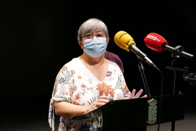 El Teatro Villa de Molina coloca cuatro placas de reconocimiento entre sus butacas, dedicadas a José Antonio Arnaldos Salazar, Antonio Oliveira Pérez, la Compañía Atalaya-TNT y el Festival Internacional del Teatro de la localidad - 4, Foto 4