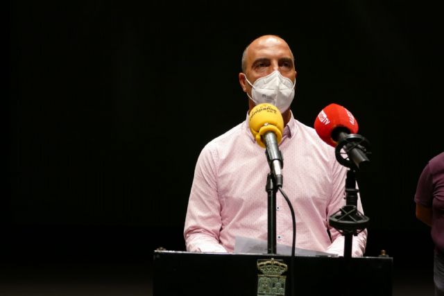 El Teatro Villa de Molina coloca cuatro placas de reconocimiento entre sus butacas, dedicadas a José Antonio Arnaldos Salazar, Antonio Oliveira Pérez, la Compañía Atalaya-TNT y el Festival Internacional del Teatro de la localidad - 5, Foto 5