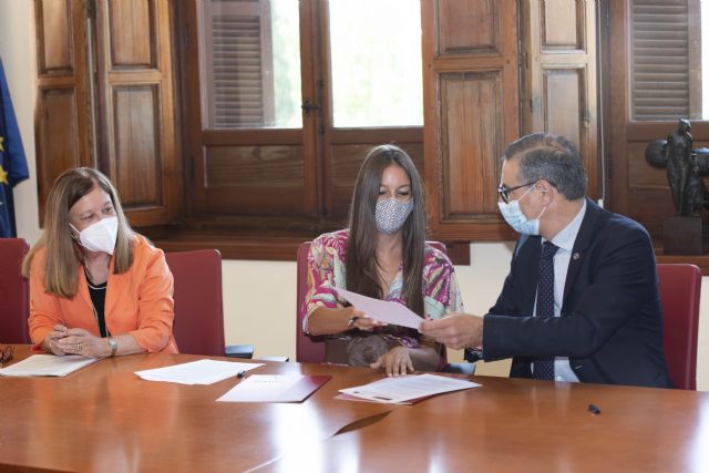La UMU y el Colegio Profesional de Ambientólogos firman un convenio de colaboración - 1, Foto 1