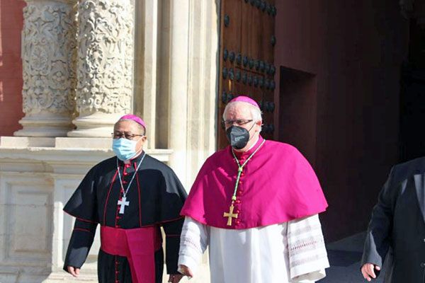 El nuncio apostólico impone el palio arzobispal a Mons. Saiz Meneses, Prelado de la Iglesia hispalense - 5, Foto 5