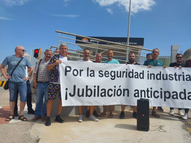 Manifiesto para la implantación de un Coeficiente Reductor para los trabajadores/as de la Industria Química y del Refino - 2, Foto 2