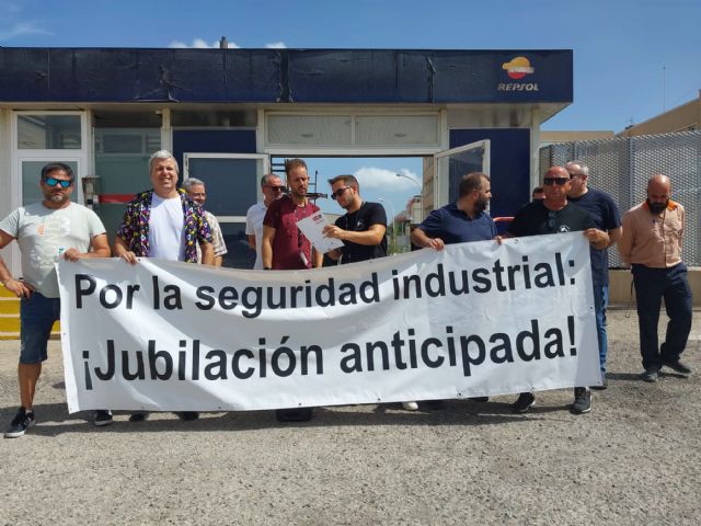 Manifiesto para la implantación de un Coeficiente Reductor para los trabajadores/as de la Industria Química y del Refino - 3, Foto 3