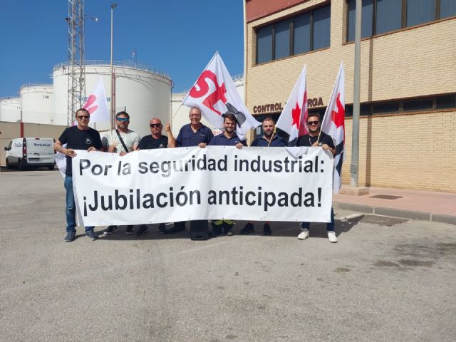 Manifiesto para la implantación de un Coeficiente Reductor para los trabajadores/as de la Industria Química y del Refino - 4, Foto 4