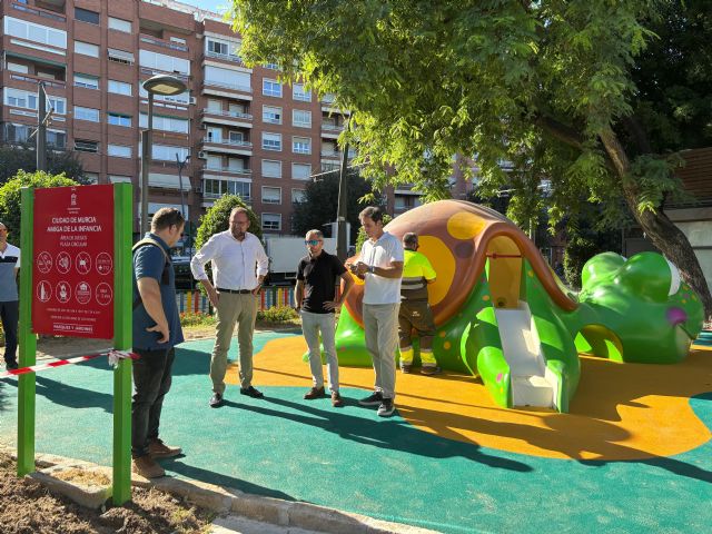 El Ayuntamiento renueva la zona infantil de la Plaza Circular El Ayuntamiento renueva la zona infantil de la Plaza Circular