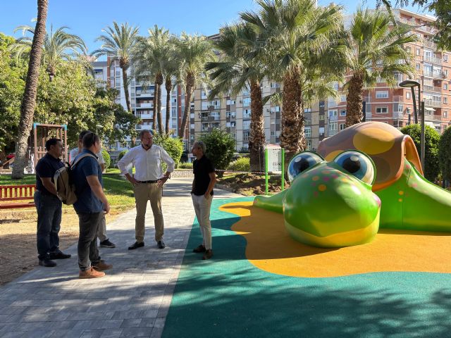 El Ayuntamiento renueva la zona infantil de la Plaza Circular - 2, Foto 2