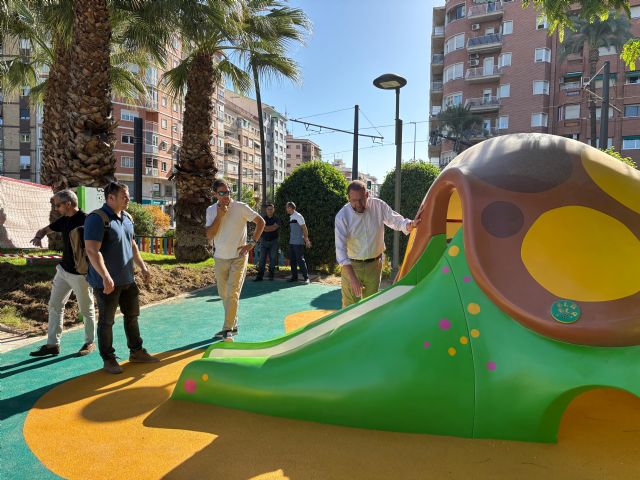 El Ayuntamiento renueva la zona infantil de la Plaza Circular - 3, Foto 3