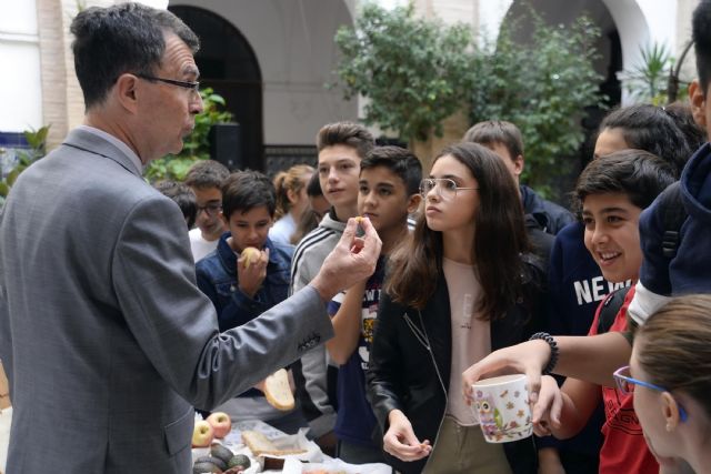 Más de 39.000 escolares se acercan a la dieta mediterránea y la vida sana con los talleres de vida saludable del Ayuntamiento - 1, Foto 1