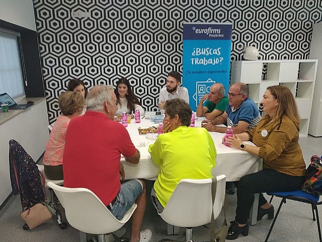 “El Candil” lleva a cabo un desayuno-encuentro entre empresarios de la zona y participantes del programa AVANZA, Foto 3