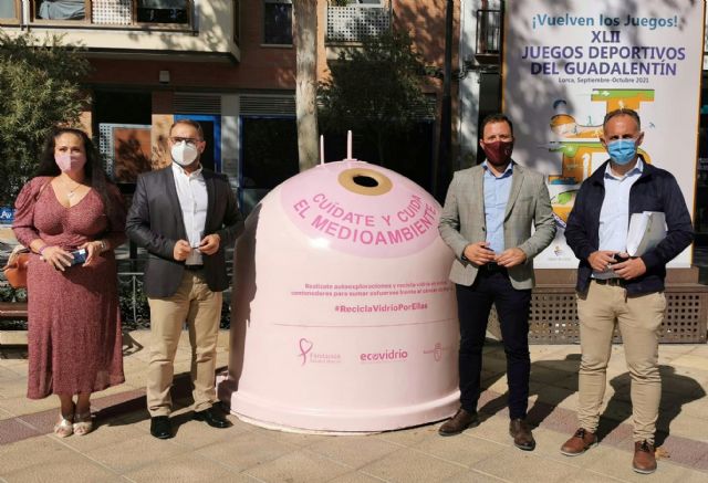 El Ayuntamiento de Lorca y Ecovidrio presentan la campaña solidaria 'Recicla Vidrio por ellas' en colaboración con la Fundación Sandra Ibarra - 1, Foto 1