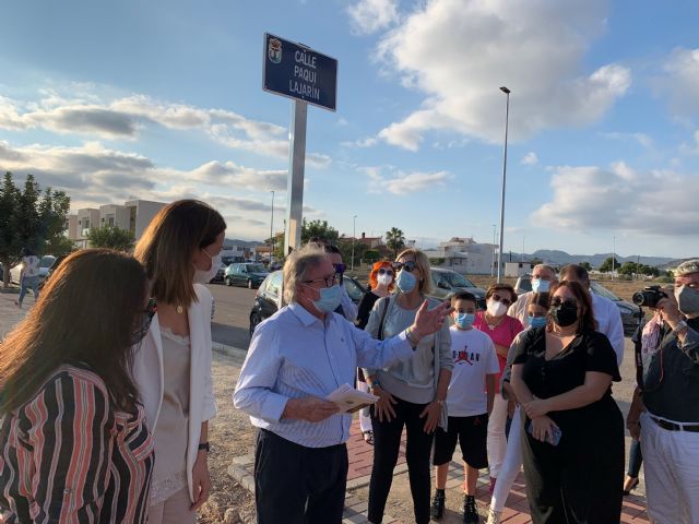 Águilas recuerda a Paqui Lajarín inaugurando una calle con su nombre - 1, Foto 1