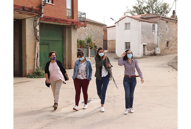 FADEMUR expone los datos de la desigualdad en los pueblos por el Día Internacional de las Mujeres Rurales., Foto 1