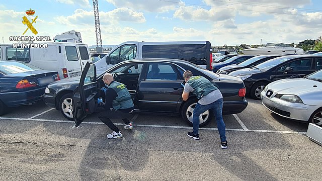 La Guardia Civil detiene a dos personas por robos en el interior de vehículos en las provincias de Alicante, Murcia y Valencia - 1, Foto 1