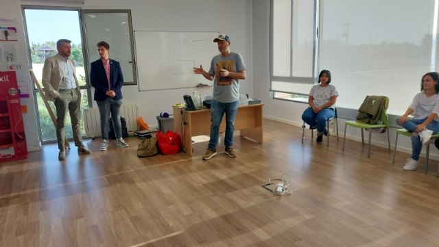 El director general de Juventud visita a los participantes del curso “Las 10 mejores habilidades para la Animación Infantil”, Foto 6