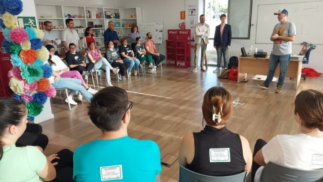 El director general de Juventud visita a los participantes del curso “Las 10 mejores habilidades para la Animación Infantil”, Foto 7